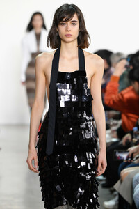 888022384_CalvinLuoRunwayFebruary2019NewYorkFashionrjS9l9KdVFdx.thumb.jpg.bca3ece33840100771ff4aac5c1108fe.jpg