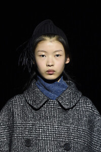 893302759_MarcJacobsFall2019ShowRunwayNM_qySL4Hxyx.thumb.jpg.4d15bff50cc2909791fb7e062038ab5a.jpg