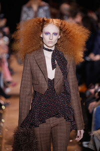 894897226_MichaelKorsCollectionFall2019RunwayShowe-j0VS0BvPKx.thumb.jpg.5a0ede9aca1dc4ac7f7272a3f626cda8.jpg