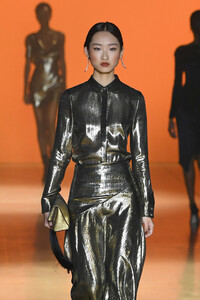 896039056_CushnieRunwayFebruary2019NewYorkFashionBEpMxiqDr0kx.thumb.jpg.3b6080aee37563413191873f781c49b9.jpg