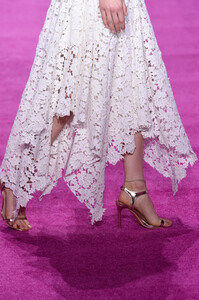 900274587_LanyuRunwayFebruary2019NewYorkFashion_BGtruFSsSZx.thumb.jpg.4a8a8c1981e96ab392fb37ca7420f590.jpg