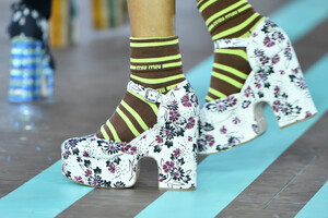 901087094_MiuMiuClub2020RunwayUbe_g_7tJaAx.thumb.jpg.da0a0595de0b5bf37e52d190d9108afd.jpg