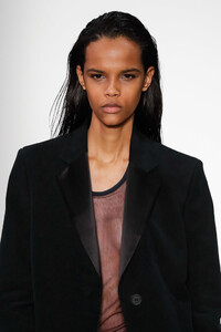 905632696_HelmutLangRunwayFebruary2019NewYorkav2QfvJjQMGx.thumb.jpg.a65c41d1ca2d91b5e4ee0707c2cd90e7.jpg