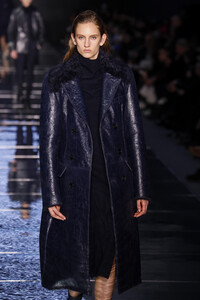 932929498_BOSSWomenswearMenswearRunwayFebruary2019PBcPt9bkoZ-x.thumb.jpg.bac25bff7d398be20ce3f6cf5a69d776.jpg