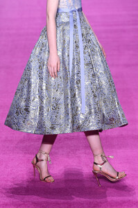 937027934_LanyuRunwayFebruary2019NewYorkFashion_szq9XXfAiRx.thumb.jpg.fd6f546c42b3e89d8fecbaf889decba0.jpg