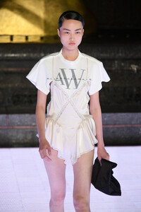 965776903_AlexanderWangCollection1RunwayKajmsz-bJ5Ox.thumb.jpg.fa7fadbb9f491533784e75bf190d48d7.jpg