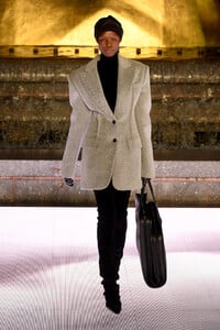 987089540_AlexanderWangCollection1RunwayEHplEPGmAj4x.thumb.jpg.a2bcbc36e8b8b875f405430a252cf61e.jpg