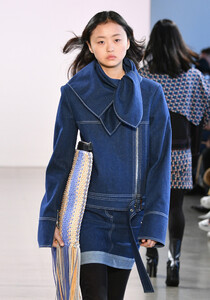998413613_ClaudiaLiRunwayFebruary2019NewYorkFashion6__R_9l8nUnx.thumb.jpg.42a417660f9f28dbf2823bdbdb64e776.jpg