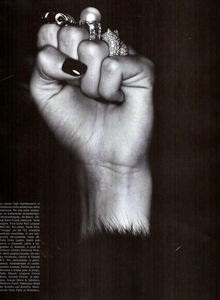 Cayley_Vogue_Italia_October_2003_03.thumb.png.714234c9d917116816ae27cde647ad63.png