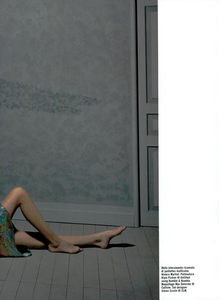 Collins_Vogue_Italia_October_2003_09.thumb.png.32ff135385c8954ad45a1d52ab7a1cae.png