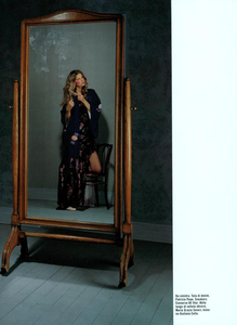 Collins_Vogue_Italia_October_2003_13.thumb.png.52e4c018ed31f43e8d19c2d436cc045c.png