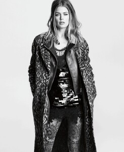 Doutzen-Kroes-Ermanno-Scervino-Fall-2019-Campaign06.jpg