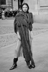 Exclusive-Fashion-Editorials-April-2018-Lilla-Pryor-Saint-Yvy-3.jpg