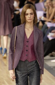 Louis_Vuitton_Spring_2002_29Z5ZPxUCH_x.jpg