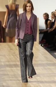 Louis_Vuitton_Spring_2002_3dbrif6bSOBx.jpg