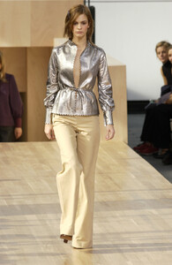 Louis_Vuitton_Spring_2002_kz8BQefyKICx.jpg