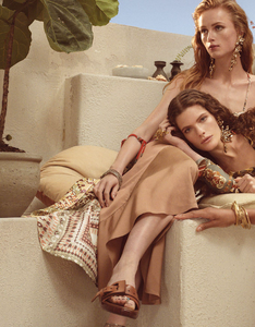 Meisel_Chloe_Spring_Summer_2019_02.thumb.png.f9be778cddfb8c457a012ca5ea4c5f68.png