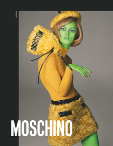 Meisel_Moschino_Fall_Winter_18_19_01.thumb.png.b24781711e108b8edec56c346c6400d0.png