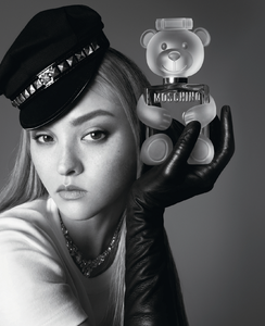 Meisel_Moschino_Toy_2_2019_02.thumb.png.41d5188529d93a4cf8de78b3b821e4e8.png