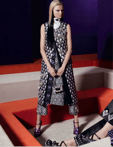 Meisel_Prada_Fall_Winter_12_13_01.thumb.png.4de8285caf5a9e952403d8c654041211.png