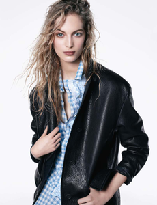 Meisel_Prada_Pre_Fall_2012_01.thumb.png.b820ab1f15a7f991df06c2ed42d928a9.png