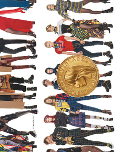 Meisel_Versace_Fall_Winter_18_19_02.thumb.png.6ab3757a5682312f0511a6b6ec95e466.png