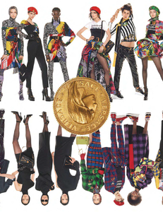 Meisel_Versace_Fall_Winter_18_19_03.thumb.png.86fced7cecc451cb234374a528e1989f.png