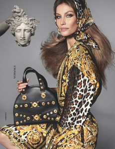 Meisel_Versace_Spring_Summer_2018_01.thumb.png.c62038495c392ec427396902108c0335.png