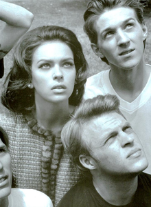 Meisel_Vogue_Italia_October_2003_10.thumb.png.aaf2a1652d059e75f078ab0acc4f9984.png