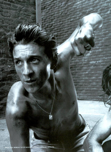 Meisel_Vogue_Italia_October_2003_24.thumb.png.780442b35c8e05f78f2f0fd64c5e4ba0.png