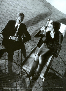 Meisel_Vogue_Italia_October_2003_32.thumb.png.e6af439b136afff8e1fa91bc49c75b30.png