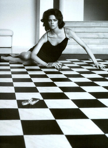 Meisel_Vogue_Italia_October_2003_38.thumb.png.5dfc2f86d51962d34dd6e9a4052e5d3f.png