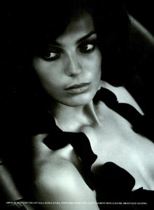 Meisel_Vogue_Italia_October_2003_45.thumb.png.332a43e152b84187f57080366b20fa1a.png