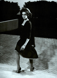 Meisel_Vogue_Italia_October_2003_52.thumb.png.c8420022bbc2cf15a4ee9d7756673e2e.png