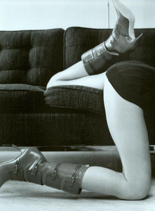 Saikusa_Vogue_Italia_October_2003_01.thumb.png.8cf8fb51ad7a8c8c50754ba450ffd1ed.png