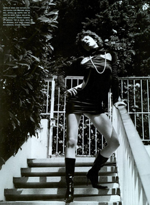 Saikusa_Vogue_Italia_October_2003_08.thumb.png.9f90a4a96b6702324d77f280a46d7677.png