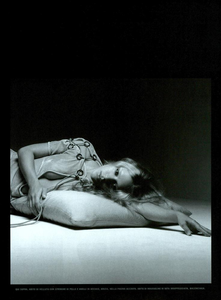 Sorrenti_Vogue_Italia_October_2003_08.thumb.png.7d6a81babb91e8b62d0234ad54337c9b.png