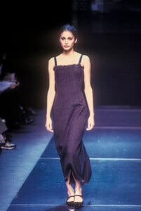 alberta-ferretti-fw-1998-1.thumb.jpg.564a1c12d5e59fbcaf33efe5c77e17fc.jpg