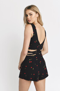black-multi-love-me-right-romper_002.thumb.jpg.ee007fc222cc9355f18ee83d0fa09f59.jpg