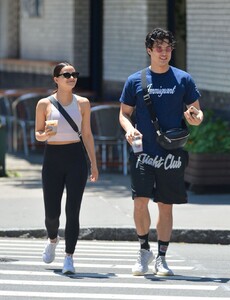 camila-mendes-in-tights-out-in-nyc-06-27-2019-1.thumb.jpg.9fec0c0a471eb6c210ae442e27aa90aa.jpg