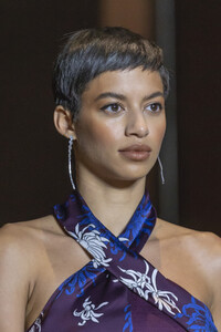 cushnie-clp-rf19-0081.thumb.jpg.af22acae2ae15849b826d62967da5d78.jpg