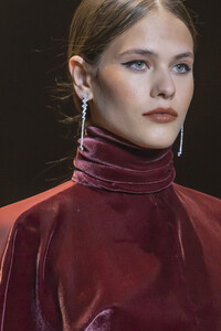 cushnie-clp-rf19-0189.thumb.jpg.01108effd2d1c996f8b55b8b98561578.jpg
