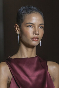 cushnie-clp-rf19-0248.thumb.jpg.c037b2c214446131019c856c5941f886.jpg