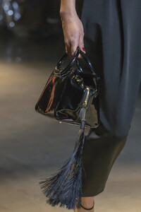 cushnie-clp-rf19-0315.thumb.jpg.57dd0d860b8c16841421aff2826b9e2c.jpg