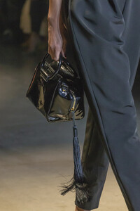 cushnie-clp-rf19-0318.thumb.jpg.915ac27c91e948d90443af8cfcf2807a.jpg