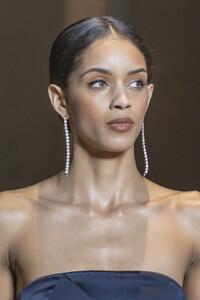 cushnie-clp-rf19-0340.thumb.jpg.1ff5b79414142716668eb5db517e249e.jpg