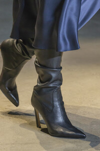 cushnie-clp-rf19-0368.thumb.jpg.c70ec4627659396b5394390630e1d696.jpg