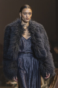 cushnie-clp-rf19-0449.thumb.jpg.a4b0aea8f40e4e58b7022bd7807f6cc6.jpg