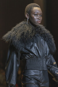 cushnie-clp-rf19-0608.thumb.jpg.18405cf728d7f429dbe8b93310ecb16f.jpg