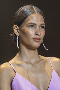 cushnie-clp-rf19-0670.thumb.jpg.2cb18d4e207356490326b204cf046272.jpg
